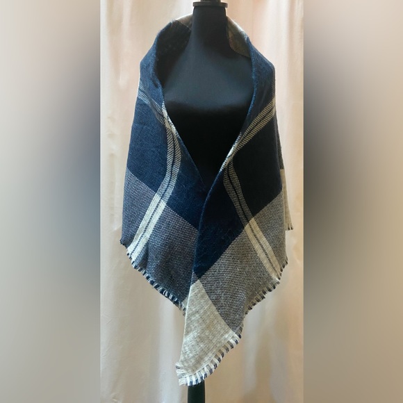Womens Navy and Off White Reversible Plaid Shawl Wrap - Picture 2 of 10